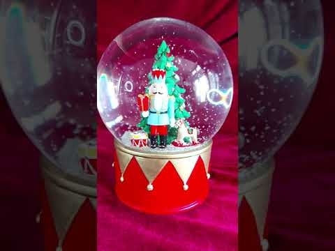Коледна снежна топка с Шареник 12x15см 1бр