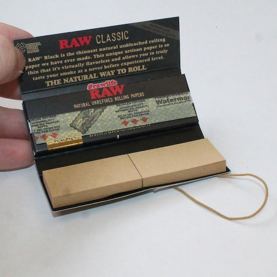Raw Classic Black Zigarettenpapier 1+1/4 50 Blätter 1Stück