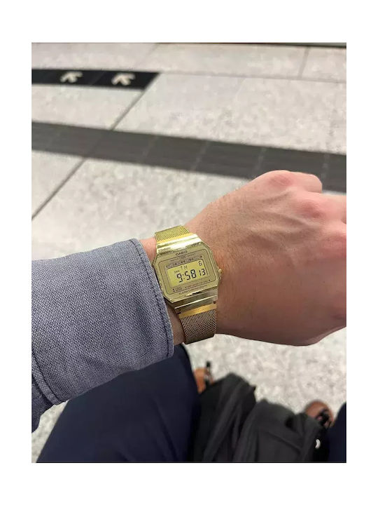 Casio Vintage Digital Herrenuhr 33mm Batterie mit Gold Metallarmband
