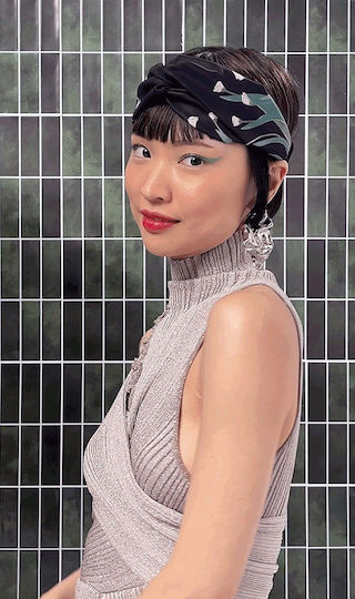 Aveda Лента за коса Черен