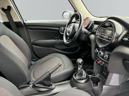 Mini Cooper One D '18