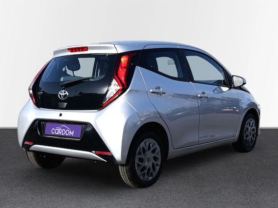Toyota Aygo X-Play Connect '19