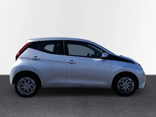 Toyota Aygo X-Play Connect '19