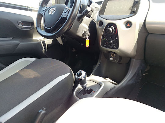Toyota Aygo 1.0 Vvti X-Play Touch MMT '16