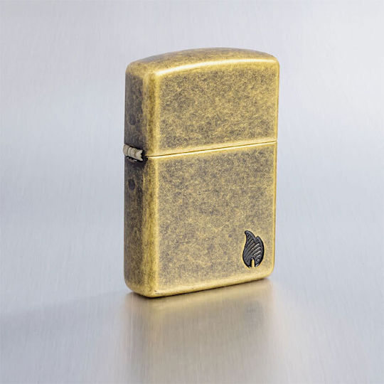 Zippo Armor Antique Brass Пламък Запалка в Златист Цвят