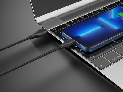 Celebrat USB-A to Lightning Cable 15W Black 1m (CB-31A-L-BK)