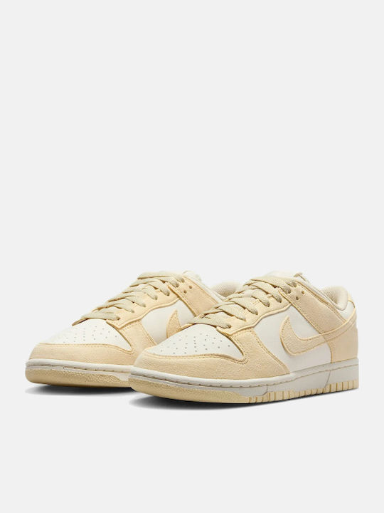 Dunk Low Γυναικεία Sneakers Λευκά