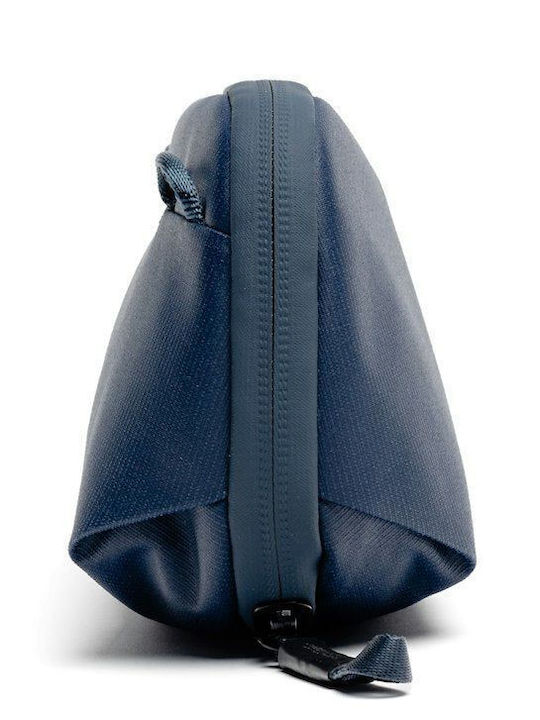 Necessaire in Marineblau Farbe