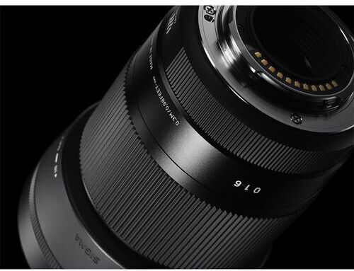 Sigma Crop Camera Lens 30mm f/1.4 DC DN Contemporary Fixed for Leica L Mount Black
