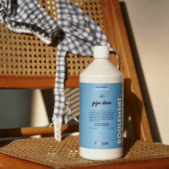 Kerzon Giga Doux Lichid Detergent pentru Sensibil & Culori Haine 1lt (30 Cupe de măsurare)