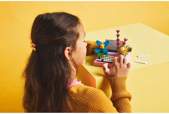 LEGO Creator 3-in-1 Typewriter with Flowers για 8+ Ετών 363τμχ