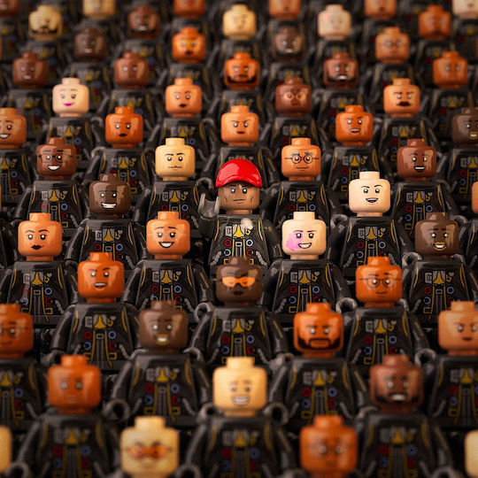 LEGO Icons Über Den Mond Mit Pharrell Williams Für 18+ Jahre 966 Stück