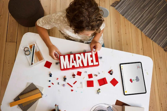 LEGO Marvel Super Heroes MARVEL Logo & Minifigures for Ages 12+ 931 Pieces