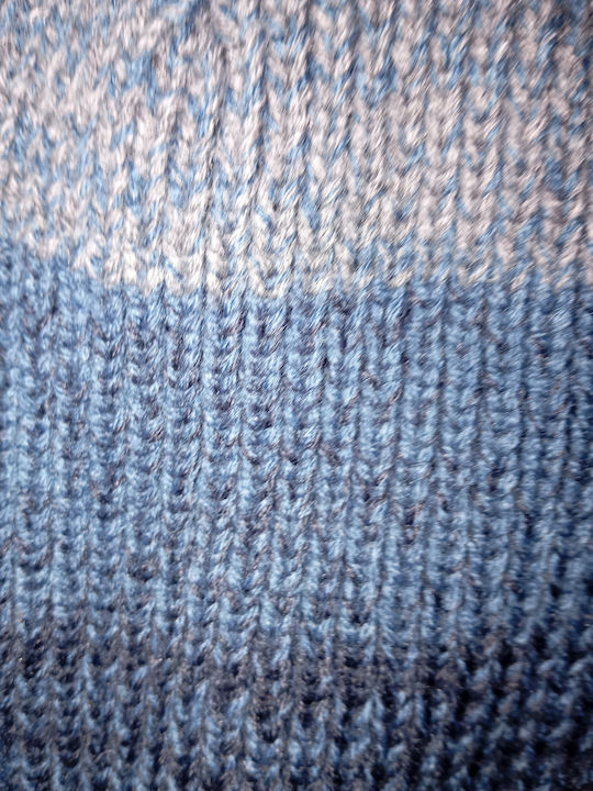 Beanie Beanie Knitted in Gray color