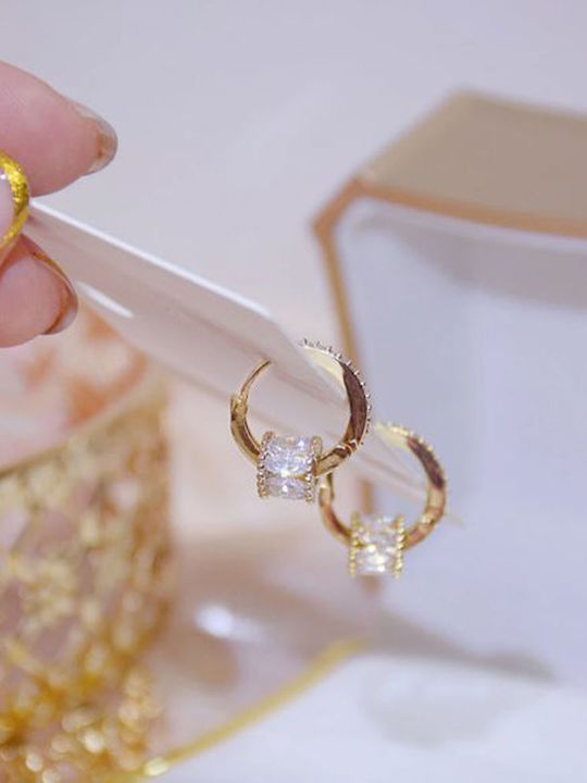 14k vergoldete Creolen mit Chamila-Kristallen
