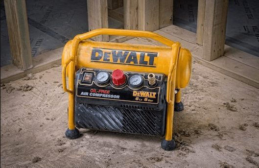 Dewalt Single-Phase Air Compressors with Power 1.5hp and Airtank 6lt DPC6MRC