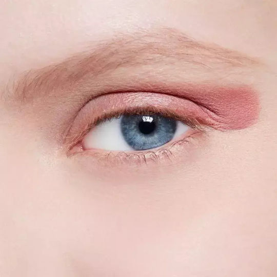 M.A.C Eye Shadow Matte in Solid Form Girlie Satin 1.5gr