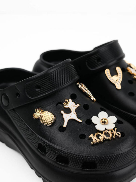 Schwarze Clogs mit doppellagiger Profilsohle