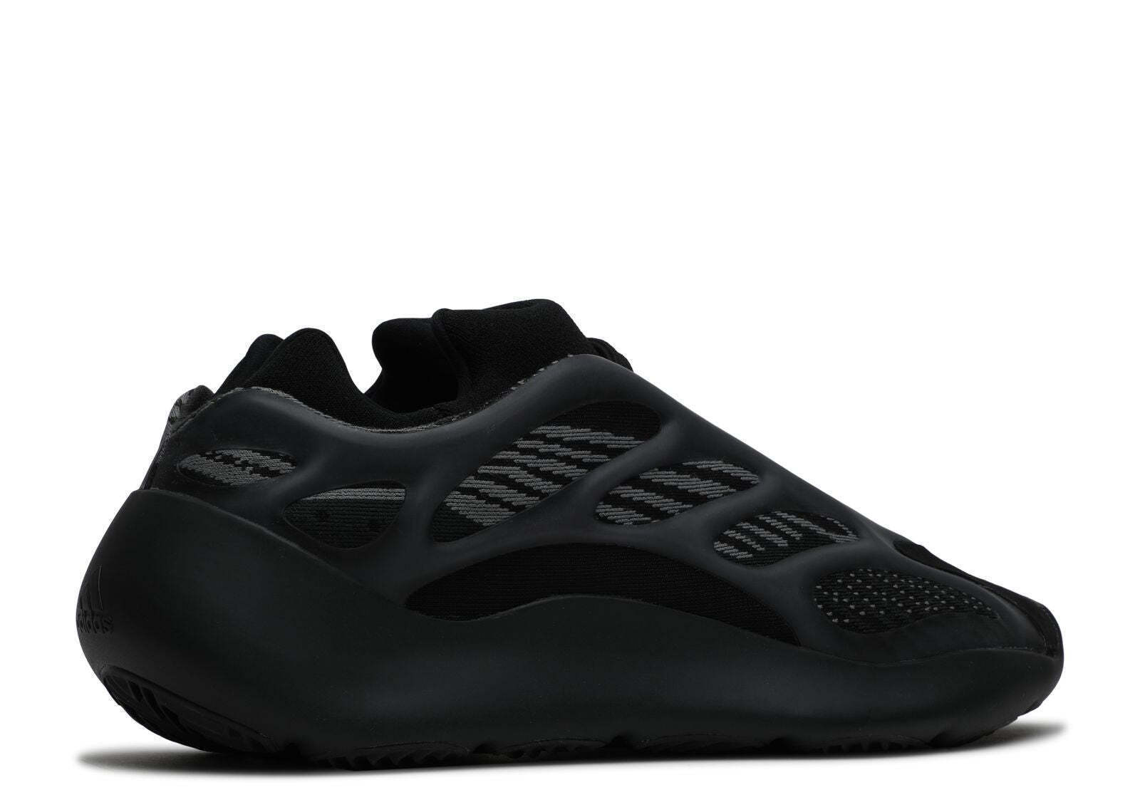 アディダス　Yeezy 700 V3 H67799 adidas Yeezy 700 V3 Alvah Adidași Negri H67799 | Skroutz Romania
