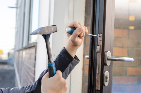 Bosch Чук 500гр с Пластмасова Дръжка 1600A016BT
