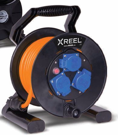 PCElectric Удължителен кабел с прекъсвач с дължина 30м с диаметър 3 x 2.5mm² Waterproof Черен