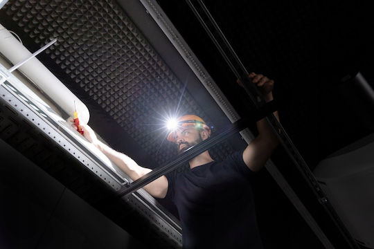Wiha Челник LED с Максимална Яркост 500лм
