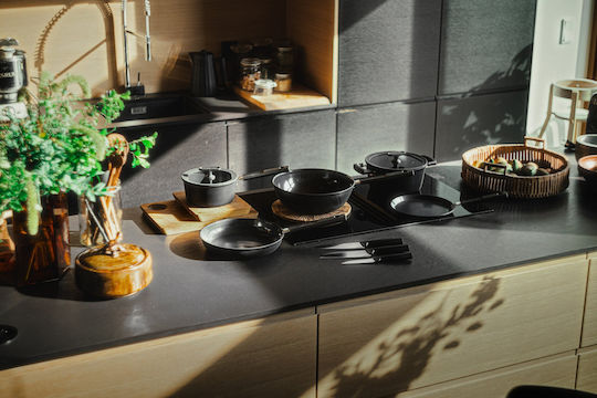 Fiskars Hard Face Τηγάνι από Αλουμίνιο με Καπάκι με Αντικολλητική Επίστρωση 28cm