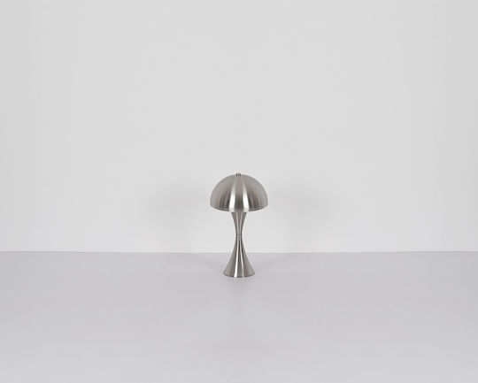 Globo Lighting Metallisches Tischlampen Für E27 Mit Silber Farbe Und Basis