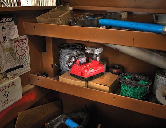 Milwaukee Ladegerät für Werkzeugbatterien 18V Lithium M12-18 FC