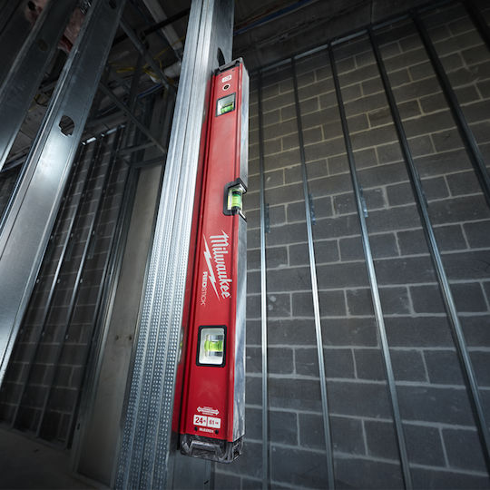 Milwaukee Redstick Backbone 60 Magnetic Πλαστικό Αλφάδι Μαγνητικό 60εκ. με 3 Μάτια