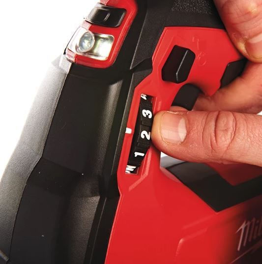 Milwaukee M18 GG-201C Kit Electric Grease Gun Battery Lithium 18V 1x2Ah with Case