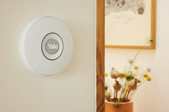 Yale Wireless RF Alarm Siren Battery Indoor 85dB with White Light