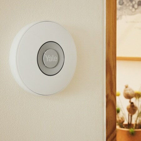 Yale Wireless RF Alarm Siren Battery Indoor 85dB with White Light