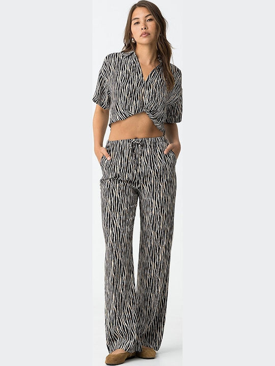 Women's Crop Top with V Neckline Animal Print Black