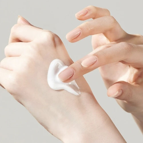 Skin-Glow Light Face Day Cream for Moisturizing Acne and Brightening with Hyaluronic Acid and Niacinamide 50ml