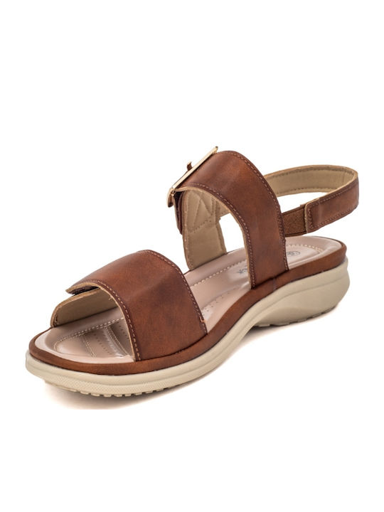 Flache Sandalen für Damen in Braun Farbe