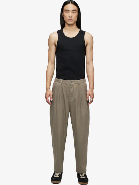 Trousers in Relaxed Fit Olive