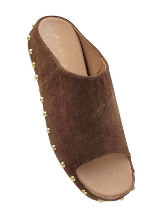 Women's Flat Sandals in Brown Color