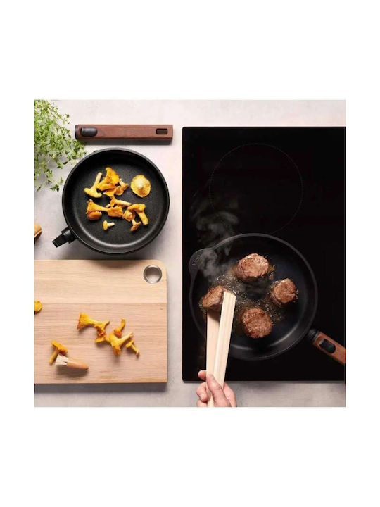 Woll Saute With Lid made of Aluminum with Non-Stick Coating 28cm