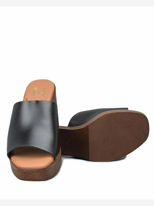 Mules with Heel in Black Color