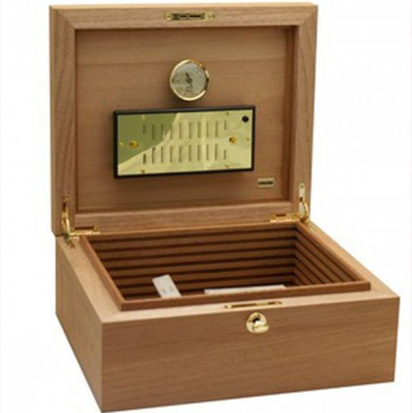 Adorini Cedro Medium Deluxe Увлажнител на цигари 68 29смx24смx12смсм.
