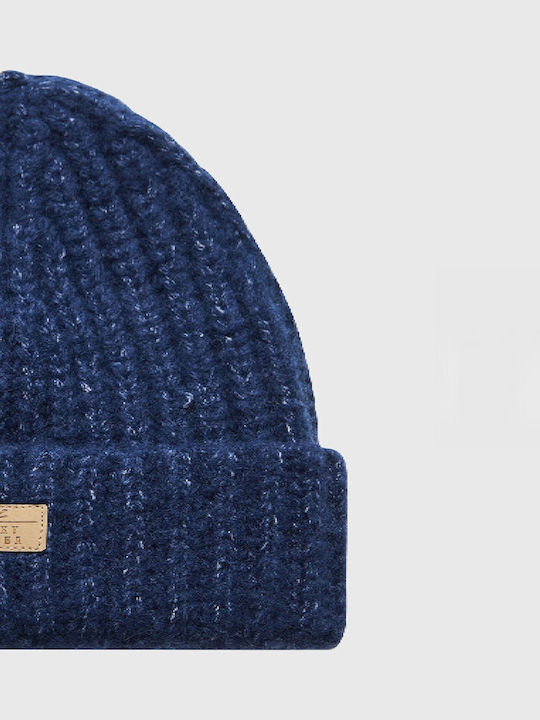 Beanie Beanie Knitted in Blue color