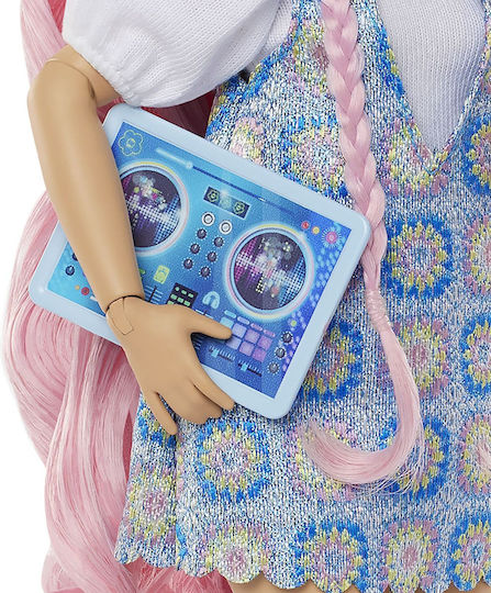 Barbie Dream Besties Daisy Jean Fashion Doll for 3+ years+ Years