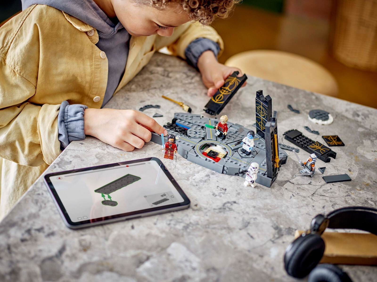LEGO Star Wars Duelul lui Ahsoka Tano pe Peridea pentru 8+ Ani 382