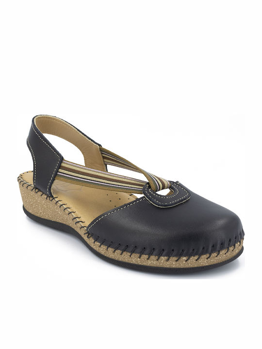 Women's Flat Sandals in Black Color