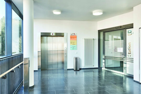 Durable Durable Metallischer Mülleimer mit Sensor Silber 35lt