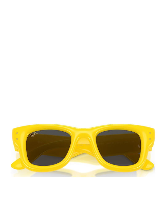 Ray Ban Wayfarer Unisex Sunglasses with Yellow Horn-Rimmed Frame and Black Lens Rb4940 6830/87