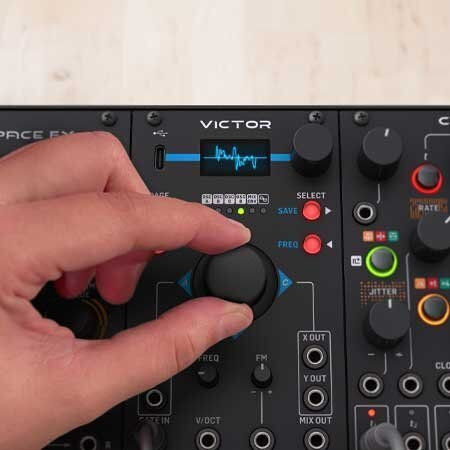 Behringer Аналогов Синтезатор