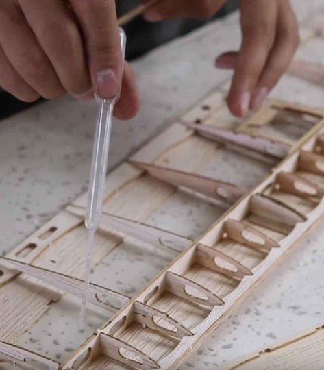 Art & Colour Balsa Wood Leaf