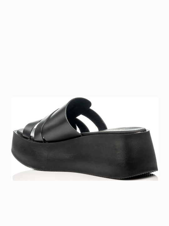 Mules with Low Heel in Black Color